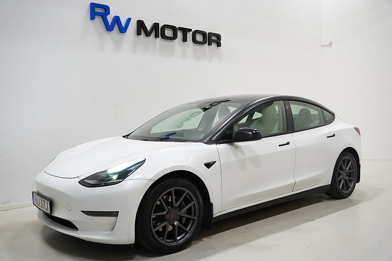 Sedan Tesla Model 3 1 av 23