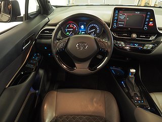 SUV Toyota C-HR 12 av 19