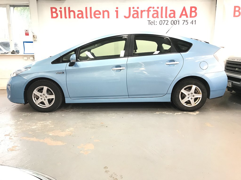 Toyota Prius Plug-in Hybrid 1.8 VVT-i + 3JM 4 ägare Ny bes 