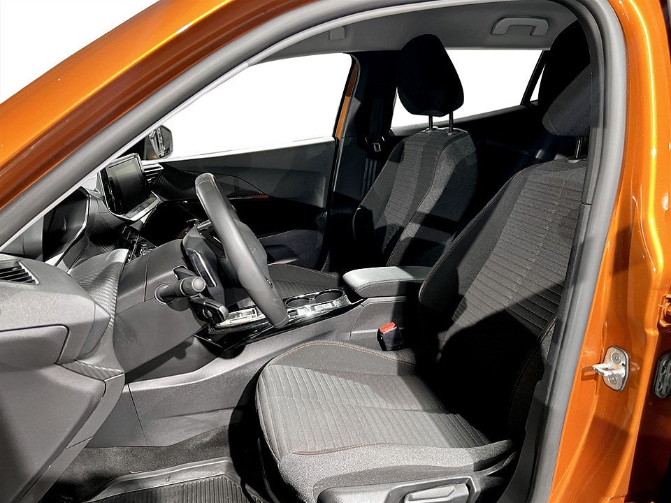 Bild på Peugeot 2008 Active 1.2 PT 130hk Aut - B-KAMERA,P-SENSORER,CARPLAY