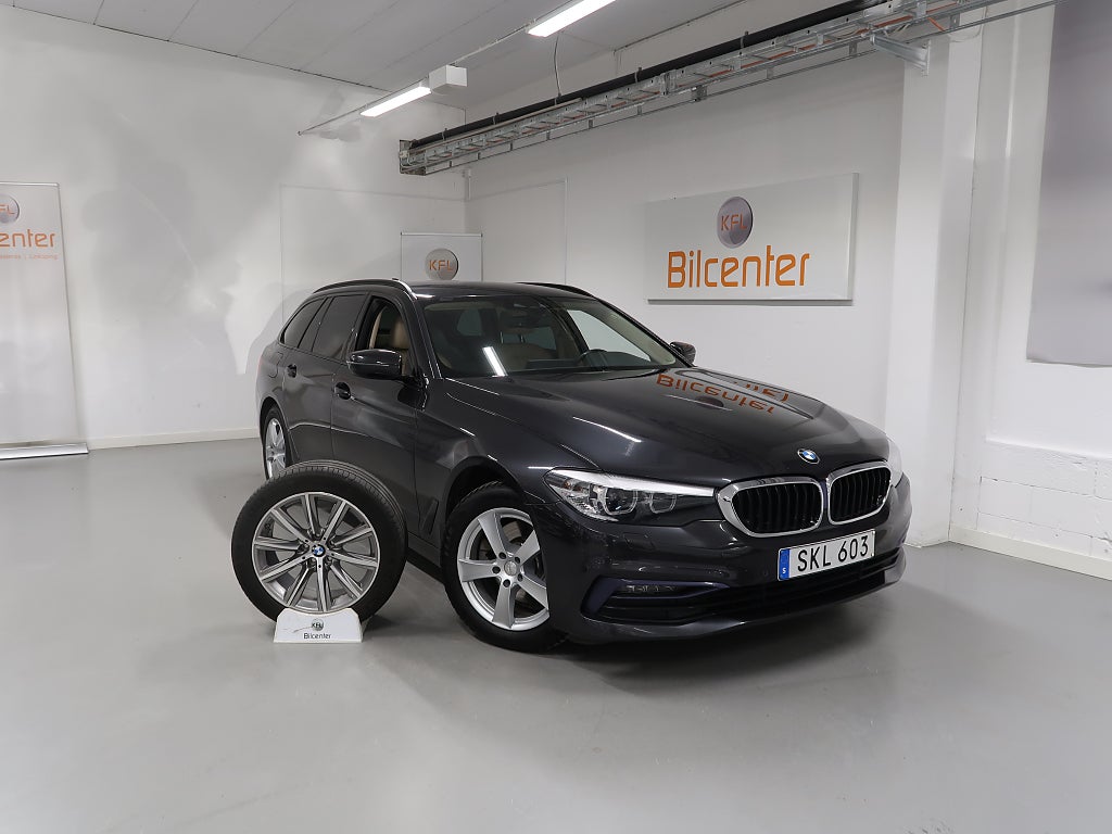 BMW 520d *KFL 10 år 2,99%* V-Däck ingår Skinn-Drag-Kamera-Värmare-CarPlay