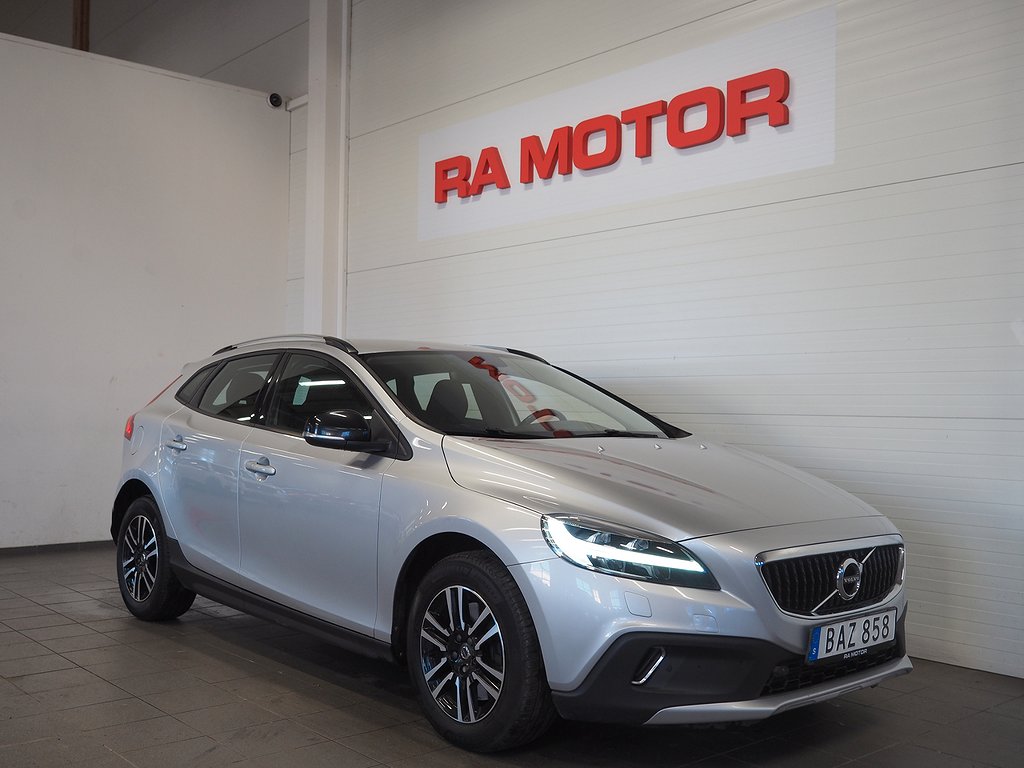 Volvo V40 Cross Country T4 AWD Automat Momentum | VOC | Navi 2017