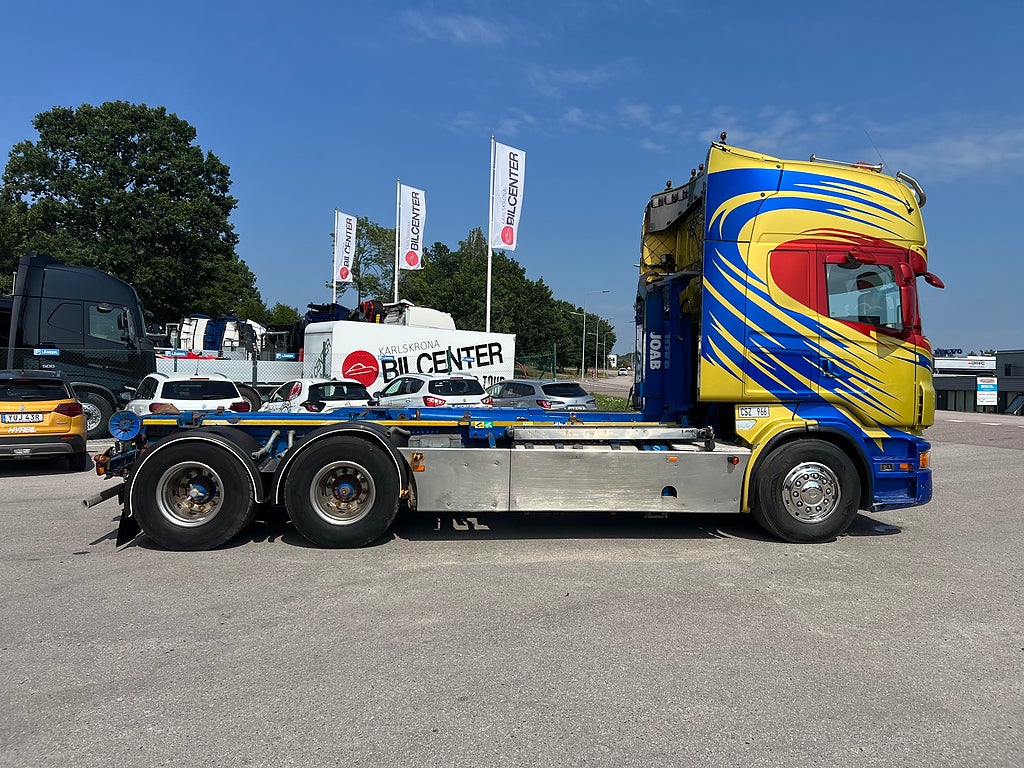 Scania R560 V8 6x4 Tandem, Lastväxlare