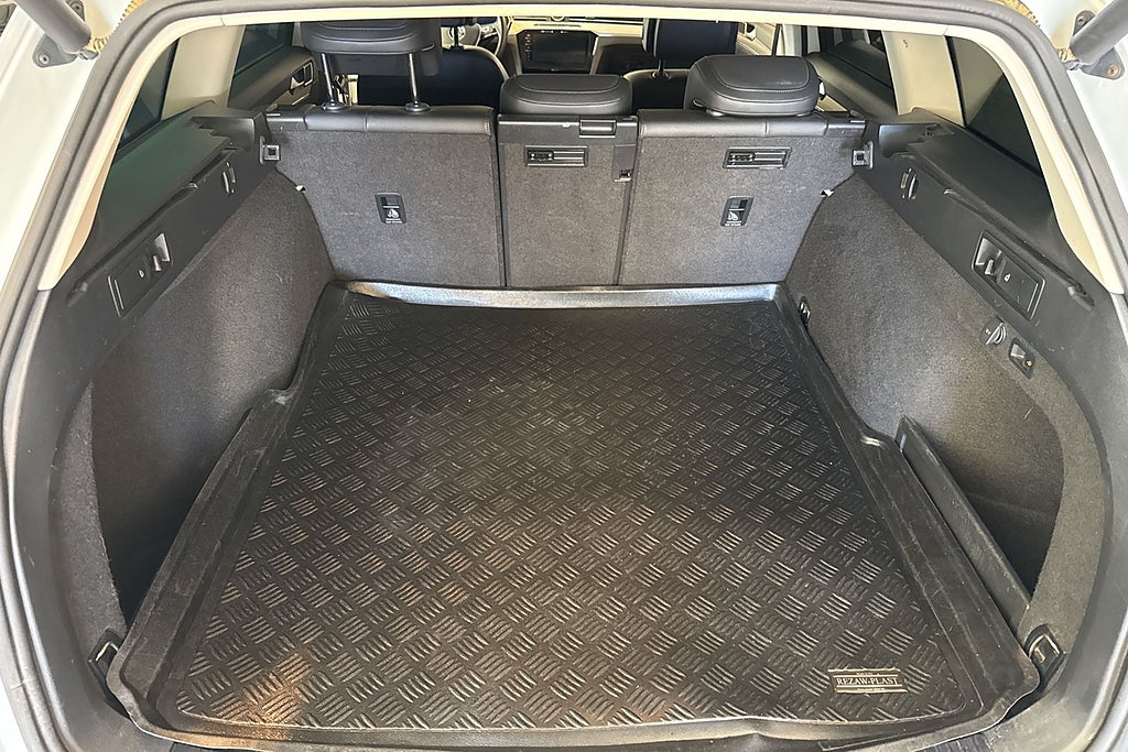 Volkswagen Passat Sportscombi 2.0 TDI 4Motion GT Drag Värmare Kamera V-hj miniatyr 18
