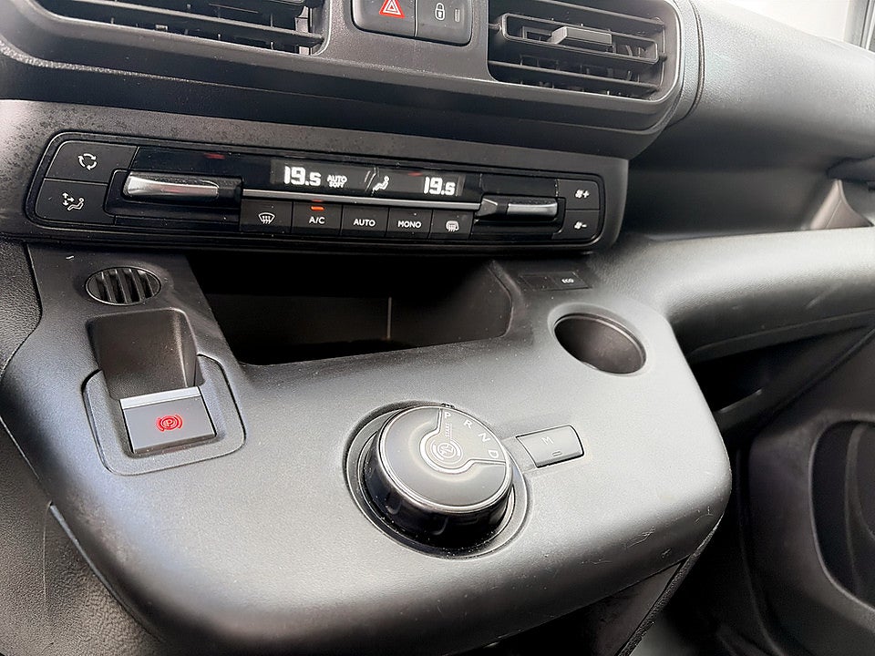 Bild på Peugeot Partner PRO+ 1.5 BHDi 130hk Aut L2 B-KAMERA 
