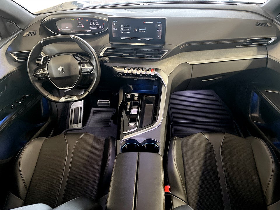 Bild på Peugeot 5008 GT 1.2 PT 130hk Aut 7-SITS B-KAMERA CARPLAY