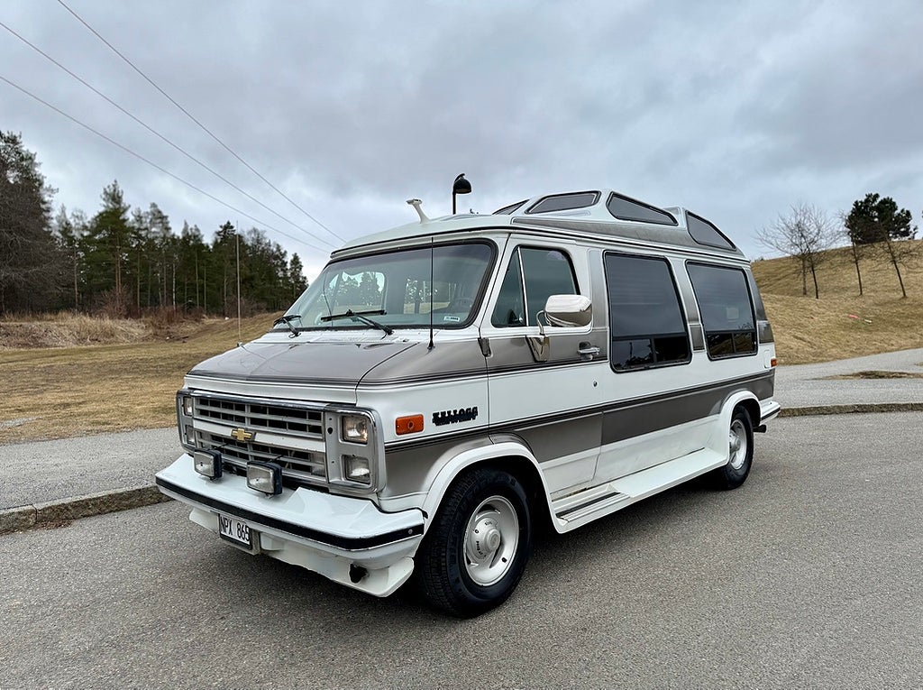 Chevrolet Van 