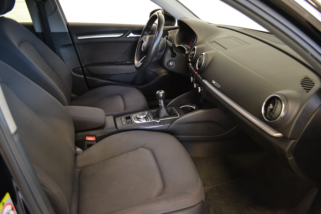 Audi A3 Sportback 1.5 TFSI COD 150hk Proline | PDC | 2018