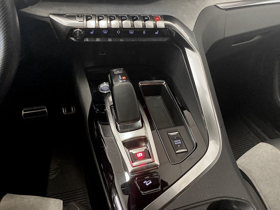 Bild på Peugeot 3008 GT Hybrid4 300hk Aut AWD - 360,ELSTOL,NAV