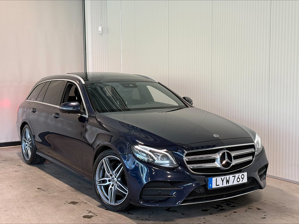 Mercedes-Benz E 220d 4M 194hk AMG Panorama Drag D-värm Helskinn 360-kam