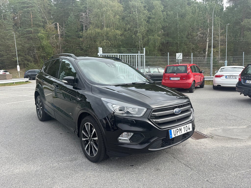 Ford Kuga 2.0 TDCi AWD 180hk Automat ST-Line Drag Kamera 1 ägare