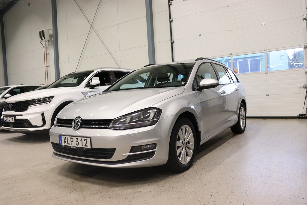 Volkswagen Golf Kombi 1.2 TSI B-Kamera Drag 1-Ägare 105hk