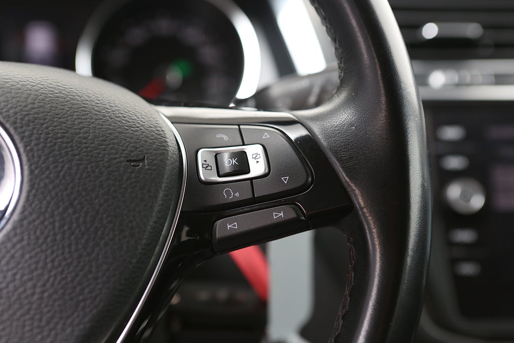 Volkswagen Tiguan Allspace 2,0 TDI 150hk 4M DSG D-värm Drag 2018