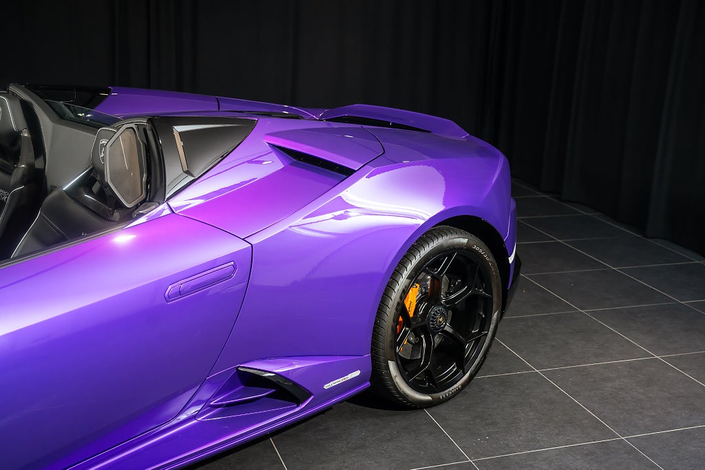 Gallery image 7 of 18