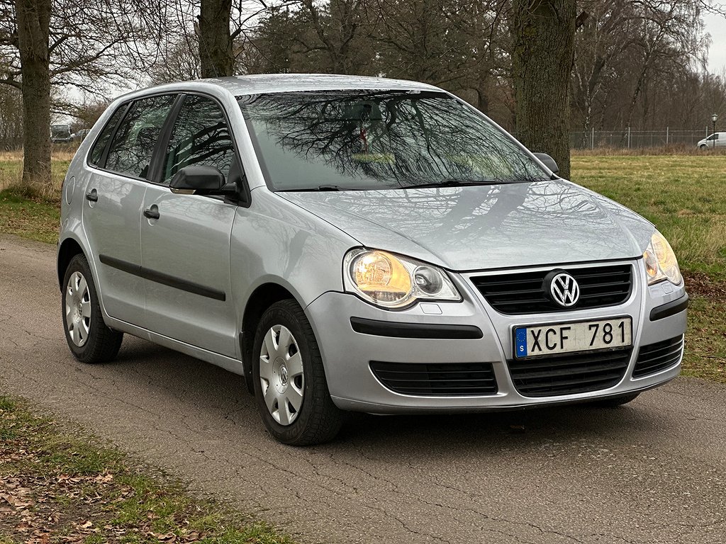 Volkswagen Polo 1.4 Ny servad, Går bra i motor/växellådan 