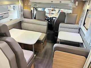 Husbil-alkov Adria CORAL XL 670 DK 11 av 29