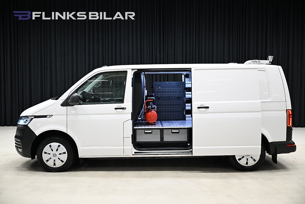 Volkswagen Transporter 4M DSG 150HK L2 Servicebil|Inredd|Dubbelgolv|Kompressor