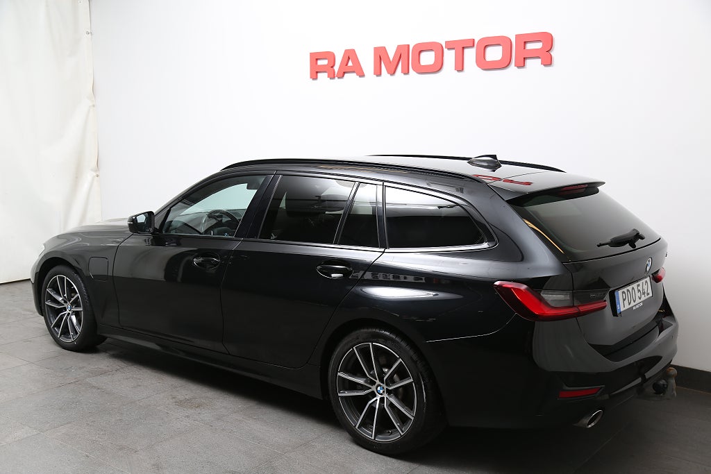 BMW 330e Plug-in Touring 292hk Sport Line Aut Drag