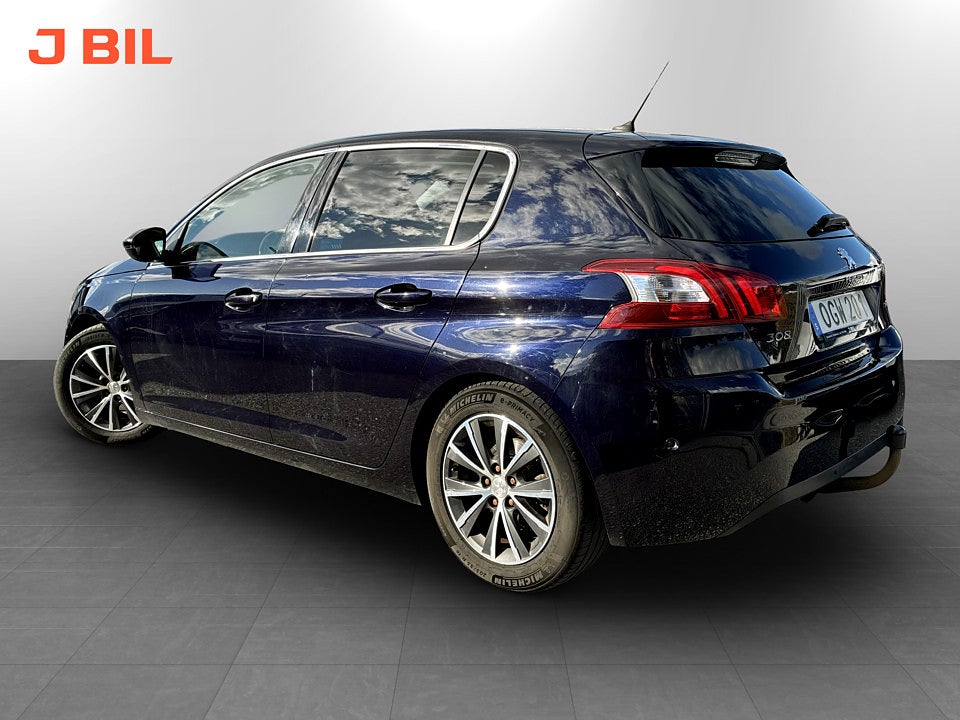 Bild på Peugeot 308 5D Allure 1.2 PT 130hk P-SENSORER DRAG