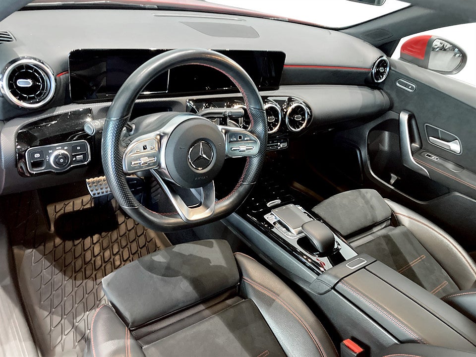 Bild på Mercedes-Benz A180 AMG-Line Base 136hk Aut B-KAMERA NAVI