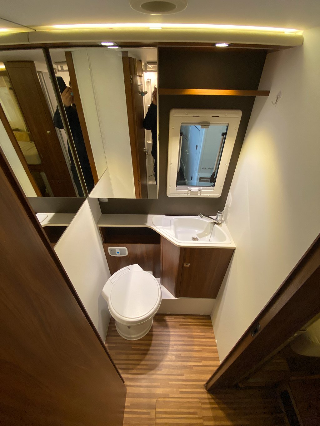Adria Coral Supreme S 670 SL / ALDE / Dragkrok / Fint skick! - Adria