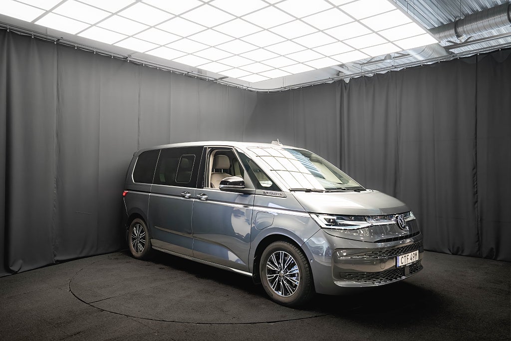 Volkswagen Multivan eHybrid EL-DÖRR PANO HUD B-VÄRM DRAG H/K ELSTOL MOMS