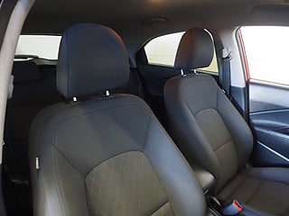 Halvkombi Kia Rio 9 av 21