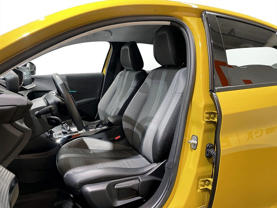 Bild på Peugeot 208 Allure 1.2 PT 100hk - B-KAMERA, CARPLAY