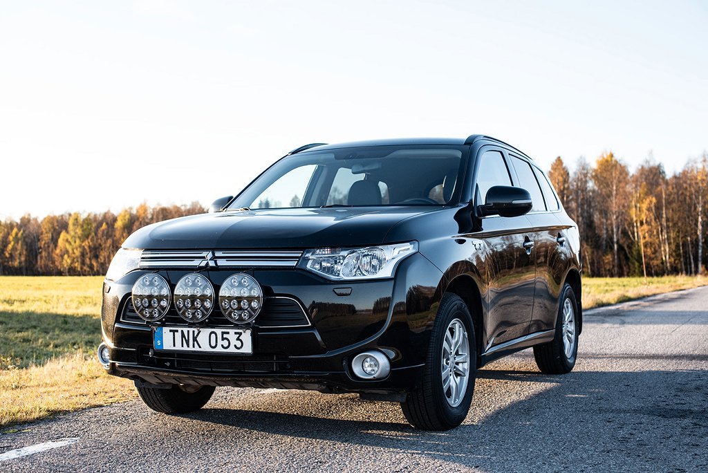 Mitsubishi Outlander PHEV HYBRID 18800MIL FRI HEMLEV