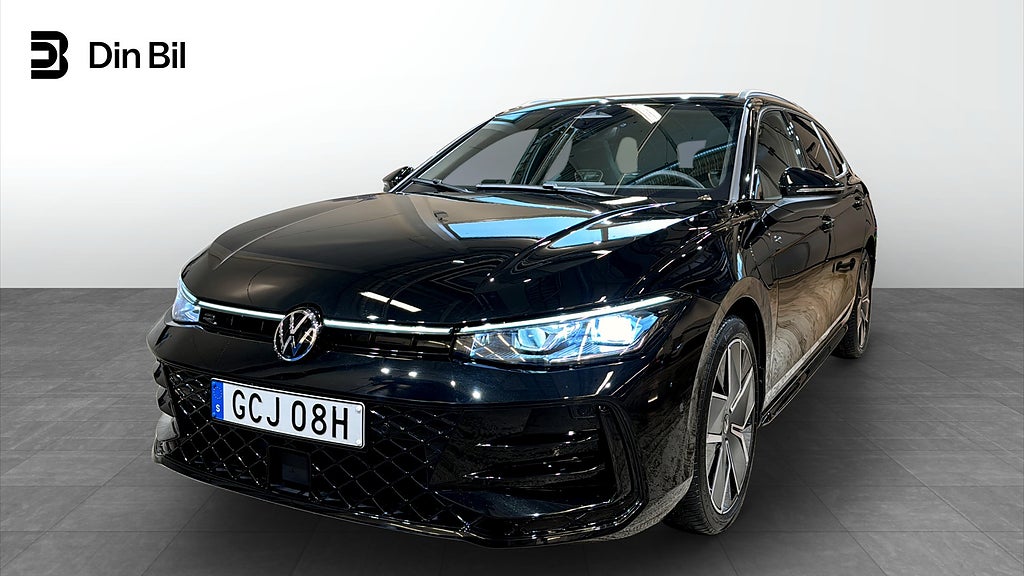 Volkswagen Passat eHybrid DSG SWE R-Line Panorama Drag Värmare