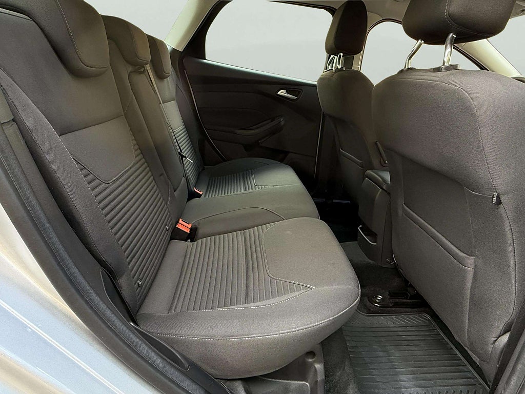 Ford Focus Kombi 1.5 EcoBoost Automat Titanium 2900 Mil 1 Ägare - miniatyr 16