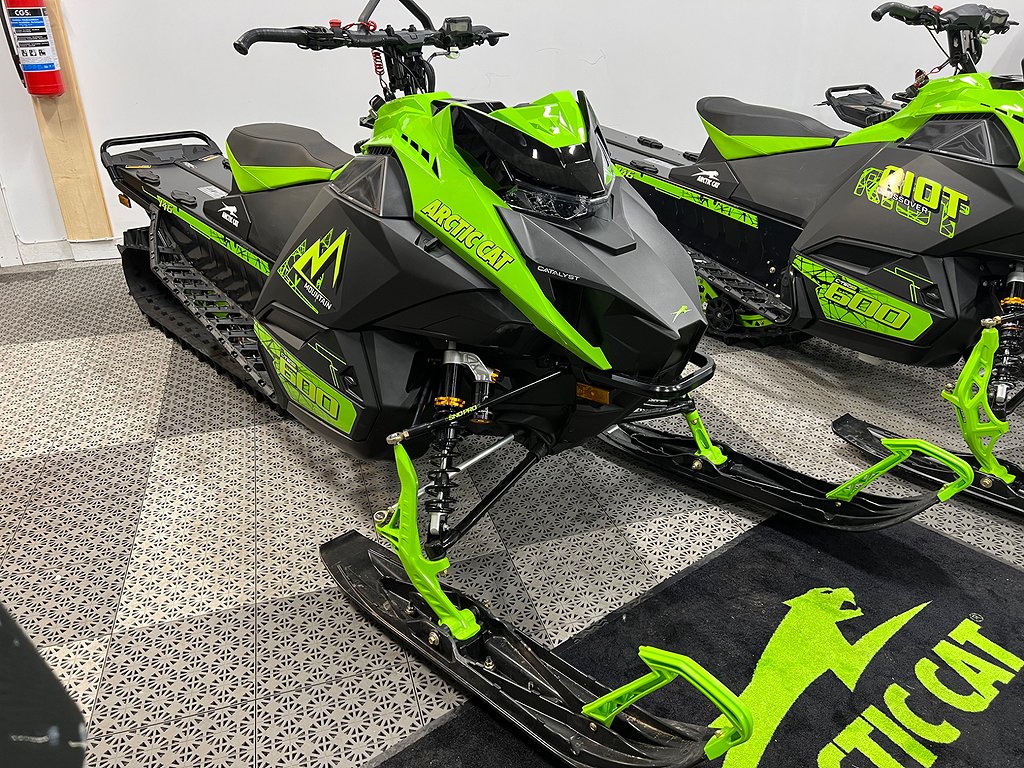 Arctic Cat Catalyst  M600 Sno pro 