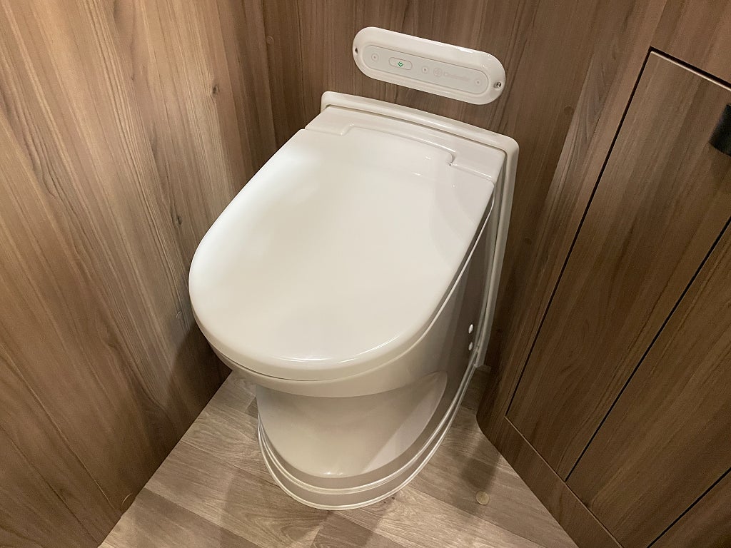 Kabe TMX 810 LGB /Cinderella/5 bältad/Mercedes 170hk/ALDE - Kabe