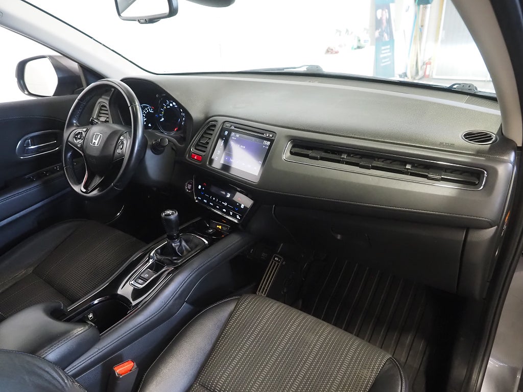 Honda HR-V 1.5 i-VTEC 131hk Executive |Drag|Pano|Kamera|Navi| 2016