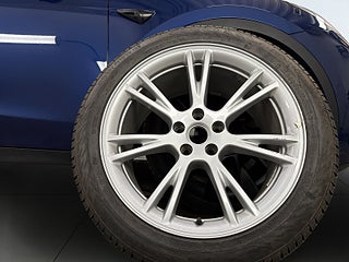 Tesla Model Y Long Range AWD S&V-hjul/Pano/Kamera/MOMS/Skinn/Drag – bild 14
