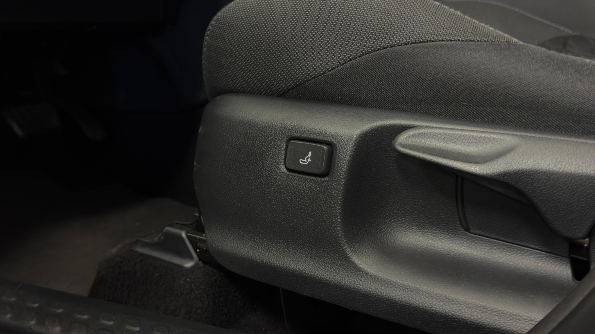 Toyota C-HR Hybrid 2.0 184hk X-Edition |Backkamera|Keyless 2022 - miniatyr 43