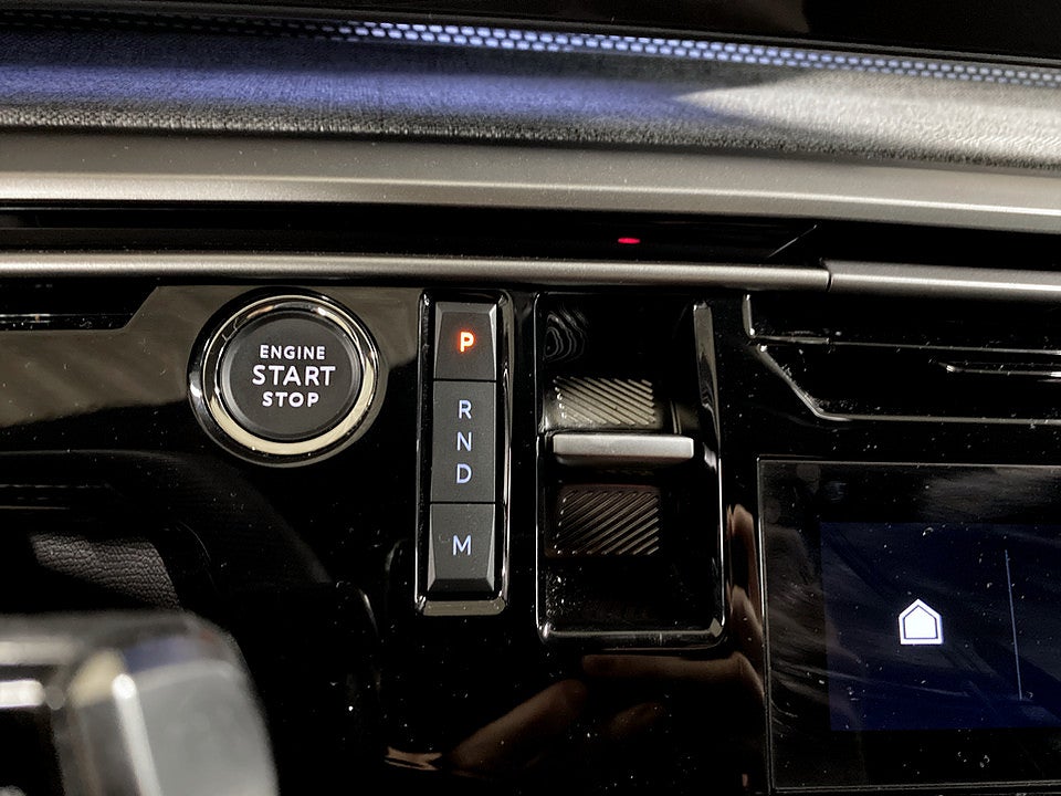 Bild på Peugeot 5008 GT Hybrid 145hk Aut 7-SITS B-KAMERA CARPLAY