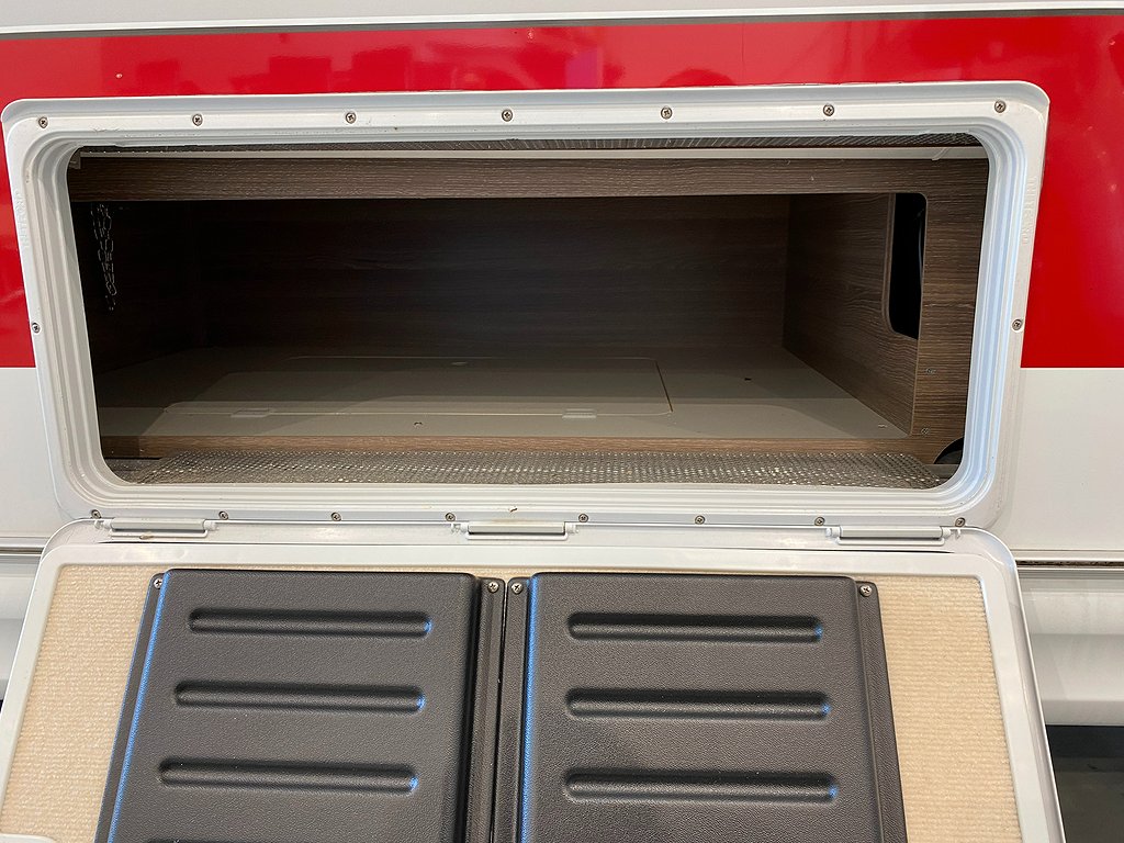 Kabe Royal 780 ETDL KS  / Mover / AC / Ugn / 3.339kr/mån - Kabe