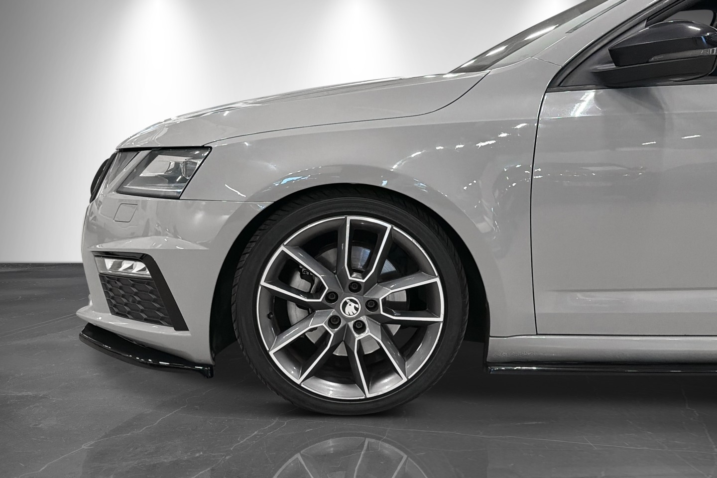 Skoda Octavia 2018, bild 2/10
