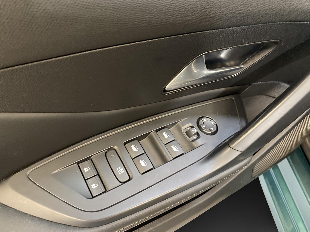Peugeot 308 SW Hybrid 145 1.2 PureTech 145 e-DSC Euro 6 – bild 16