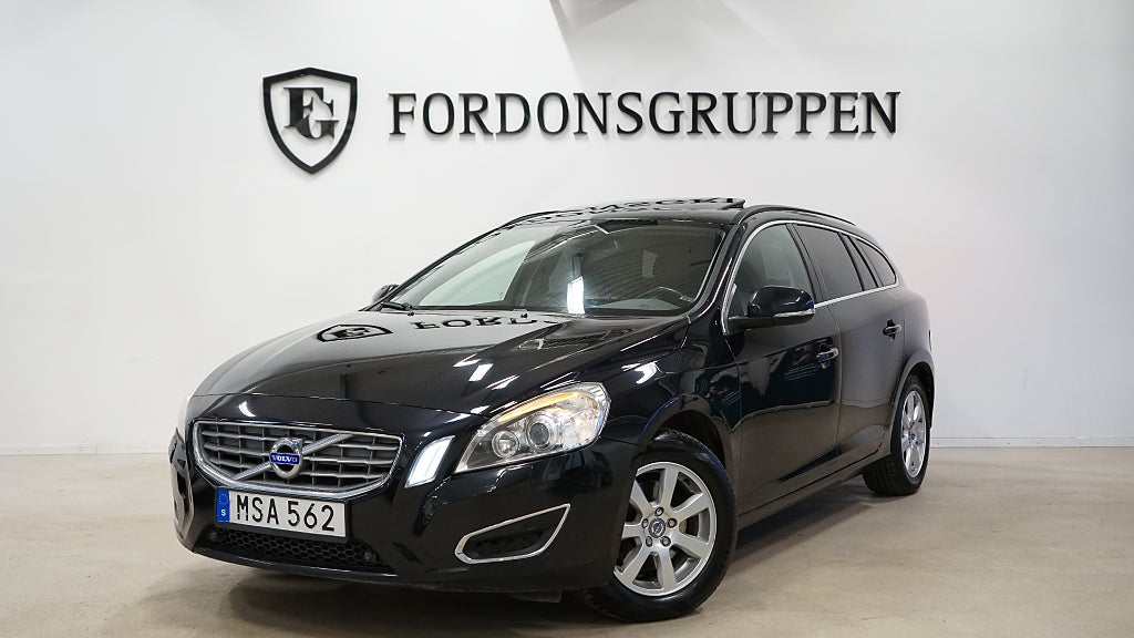 Volvo V60 D2 Momentum / Värmare / Taklucka / Drag / Nyservad
