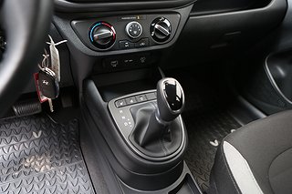 Halvkombi Hyundai i10 11 av 22
