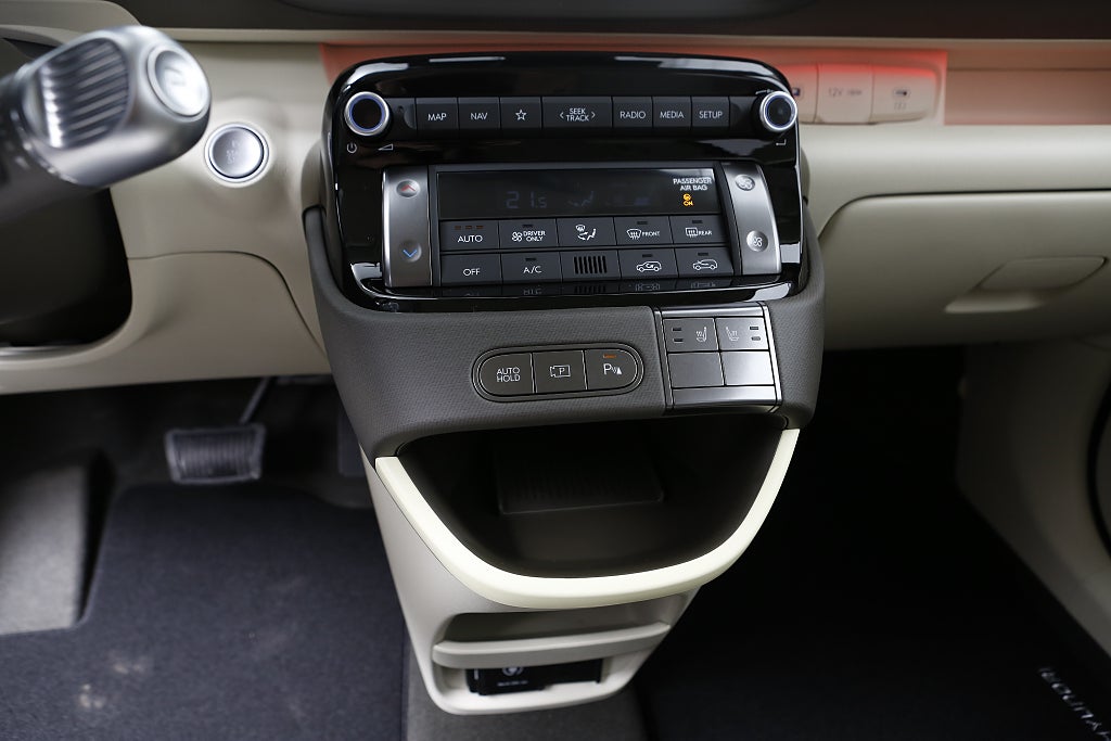 Hyundai Inster 49kWh Advanced 370 km - Vinterhjul & service ingår 2025