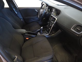 Halvkombi Volvo V40 10 av 23
