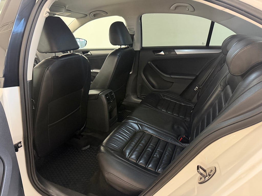 Volkswagen Jetta 2012 - miniatyr 7