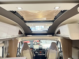 Husbil-halvintegrerad Adria CORAL SUPREME 670 SL 14 av 25