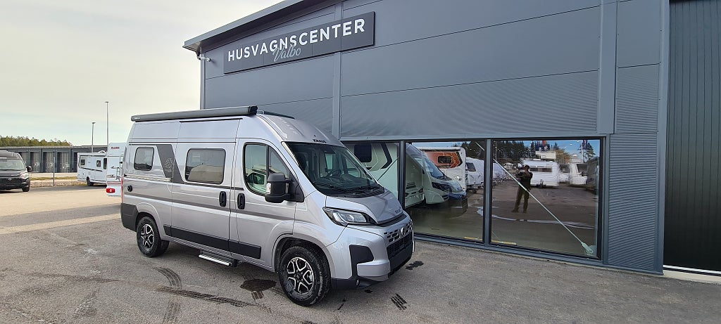 Knaus 540 MQ BoxLife Platinum "Automat +lyftsäng + adaptiv farthållare