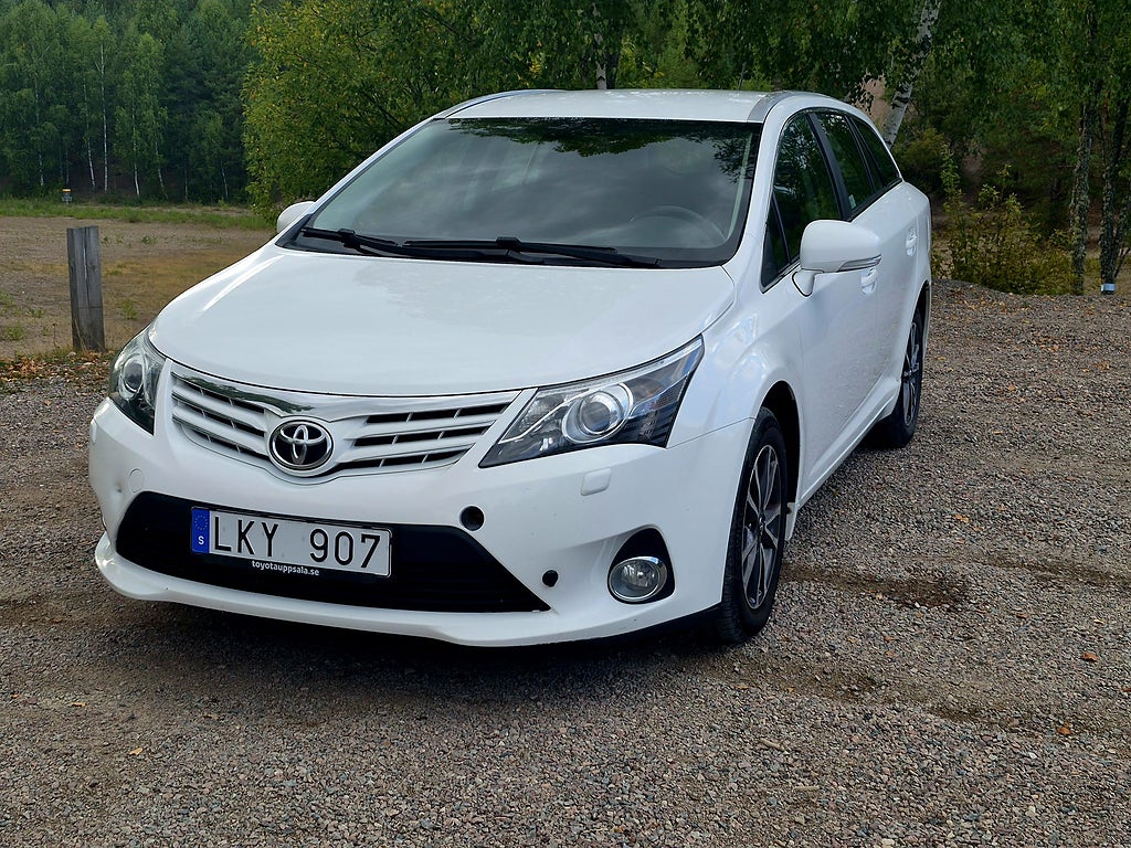 Toyota Avensis Kombi 2.0 D-4D Business|ENDAST 2-ÄGARE|FULLSERVAD