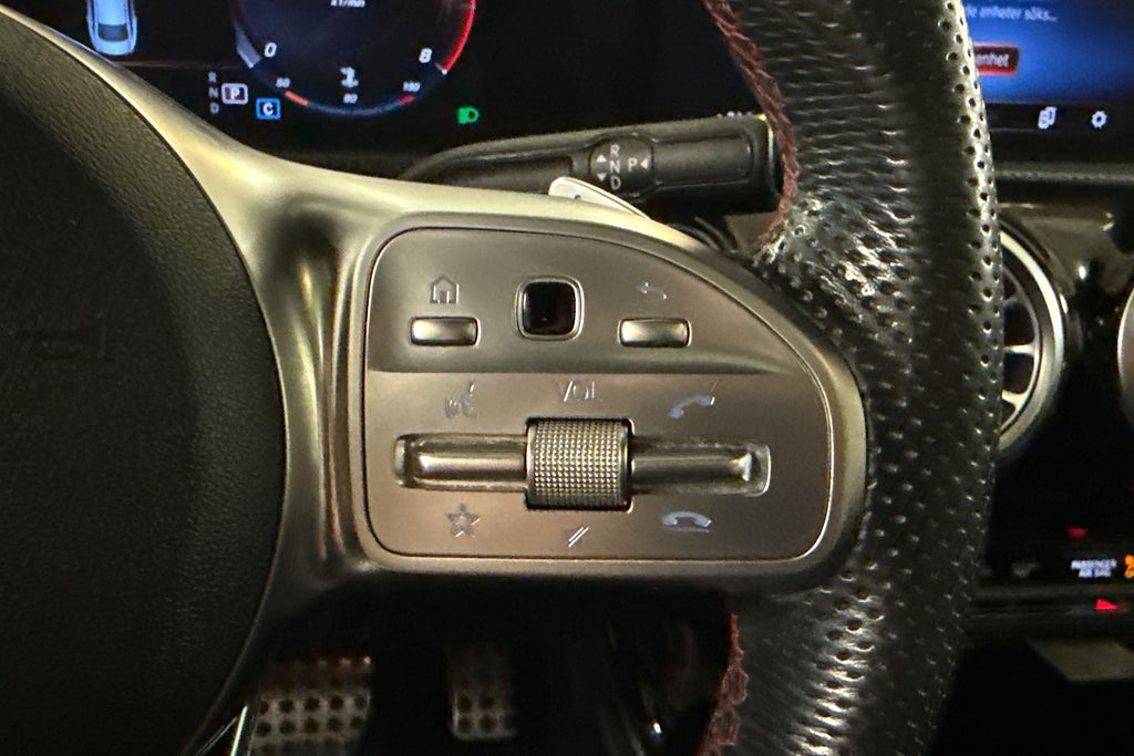 Mercedes-Benz CLA200 2019 - miniatyr 13