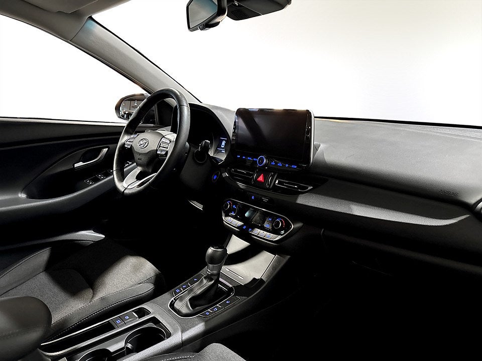 Bild på Hyundai i30 Kombi Essential 1.0 T-GDI 120hk Aut - B-KAMERA, EN ÄGARE